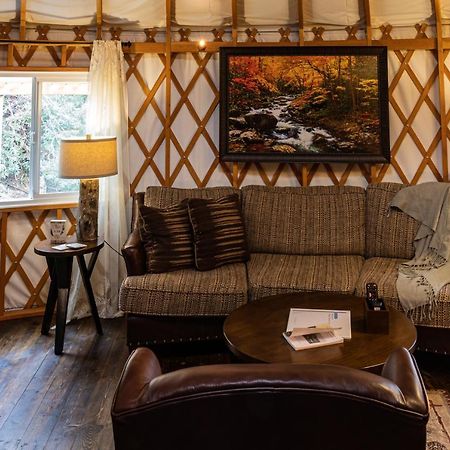 Tranquil Haven Luxy Yurt - Creekside Glamping With Private Hot Tub Topton Exterior foto